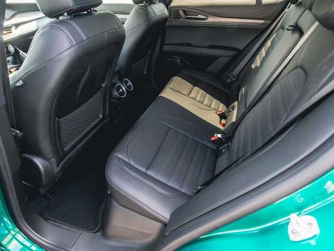 Alfa Romeo Stelvio V6 2.9 Bi-Turbo AT8-Q4 Quadrifoglio MY24
