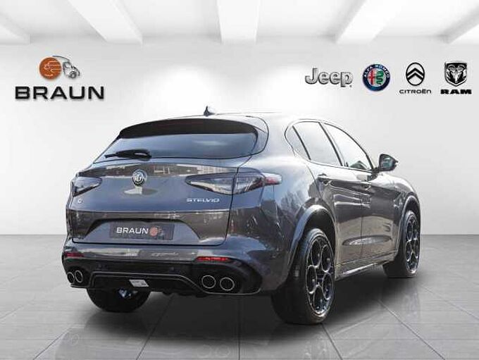 Alfa Romeo Stelvio V6 2.9 Bi-Turbo AT8-Q4 Quadrifoglio