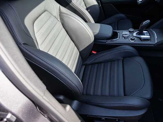 Alfa Romeo Stelvio V6 2.9 Bi-Turbo AT8-Q4 Quadrifoglio
