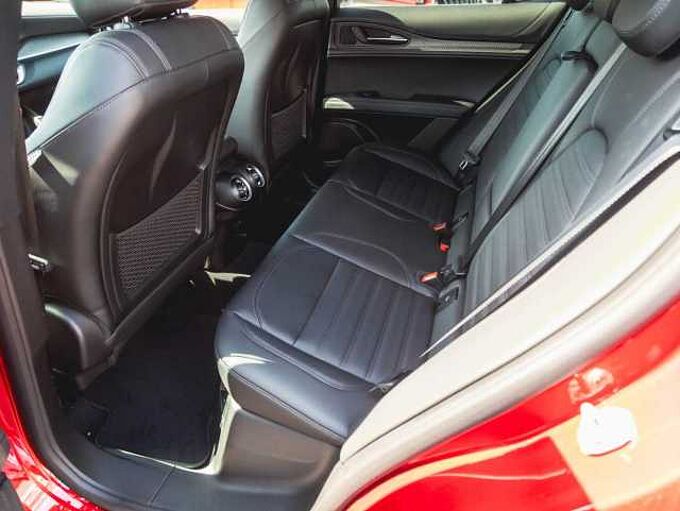 Alfa Romeo Stelvio V6 2.9 Bi-Turbo AT8-Q4 Quadrifoglio MY24