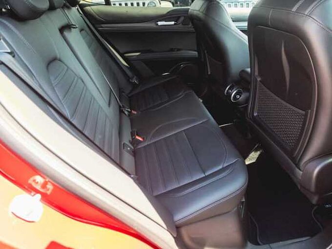 Alfa Romeo Stelvio V6 2.9 Bi-Turbo AT8-Q4 Quadrifoglio MY24