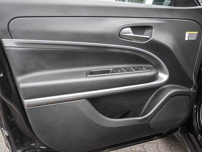 Jeep Avenger Elektro Altitude Infotainment-Paket