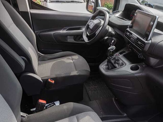 Peugeot Partner 1.6 BlueHDi 100 L2 Premium