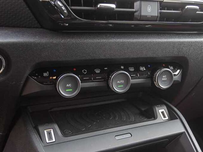 Citroen C4 PureTech 130 EAT8 MAX Techno-Paket