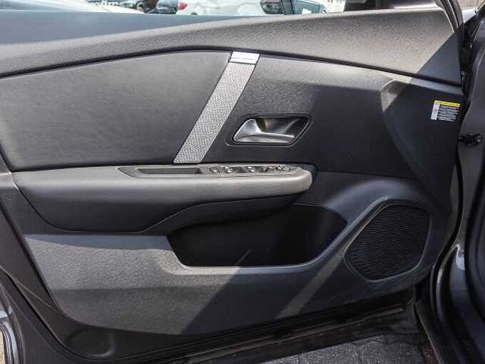 Citroen C4 PureTech 130 EAT8 MAX Techno-Paket