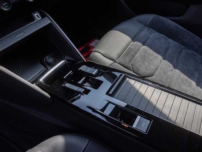 Citroen C4 PureTech 130 EAT8 MAX Techno-Paket