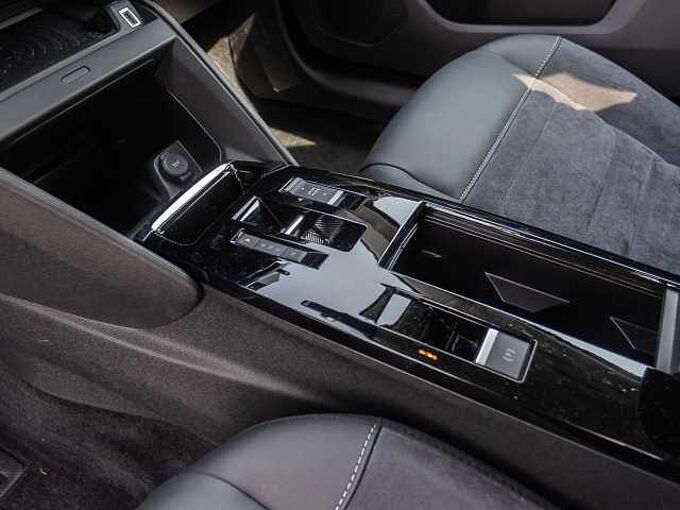 Citroen C4 PureTech 130 EAT8 MAX Techno-Paket