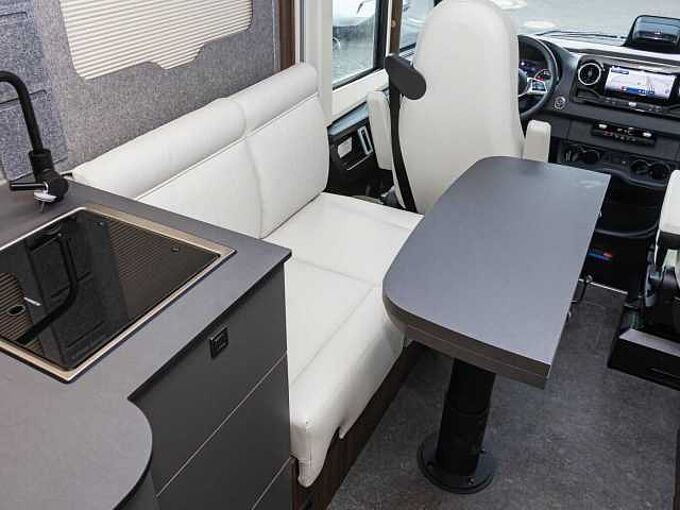 Eura Mobil Integra Line GT - Mercedes IL726QF BLACKLINE