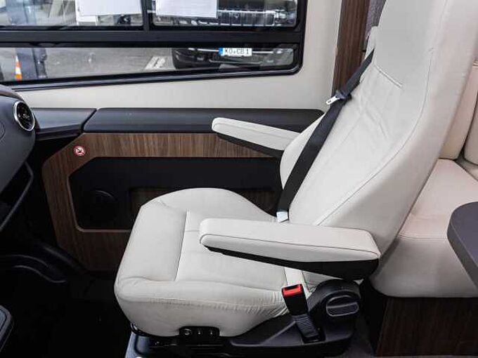 Eura Mobil Integra Line GT - Mercedes IL726QF BLACKLINE