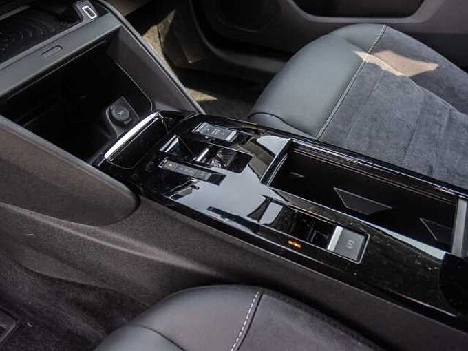 Citroen C4 PureTech 130 EAT8 MAX Techno-Paket