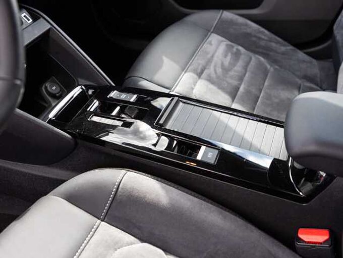Citroen C4 PureTech 130 EAT8 MAX Techno-Paket