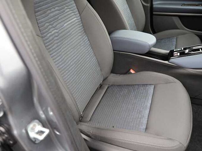 Alfa Romeo Junior 1.2 VGT Ibrida Sprint