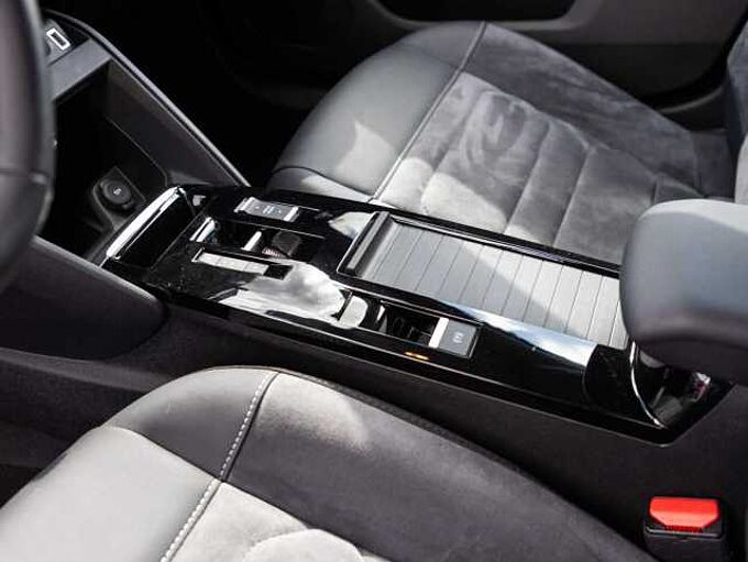 Citroen C4 PureTech 130 EAT8 MAX Techno-Paket