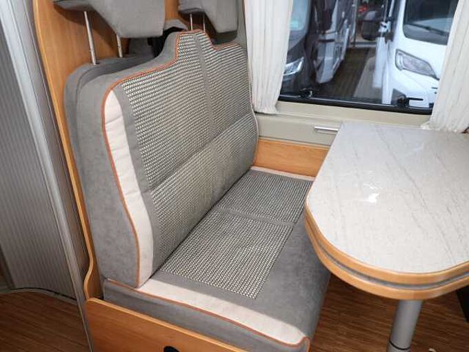 Karmann Pössl 2 WIN R Plus AHK Markise