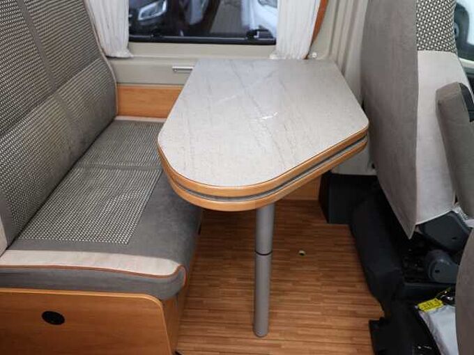 Karmann Pössl 2 WIN R Plus AHK Markise