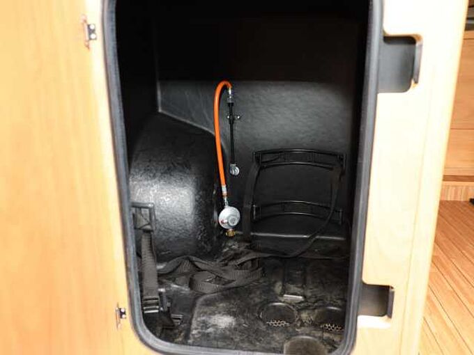 Karmann Pössl 2 WIN R Plus AHK Markise